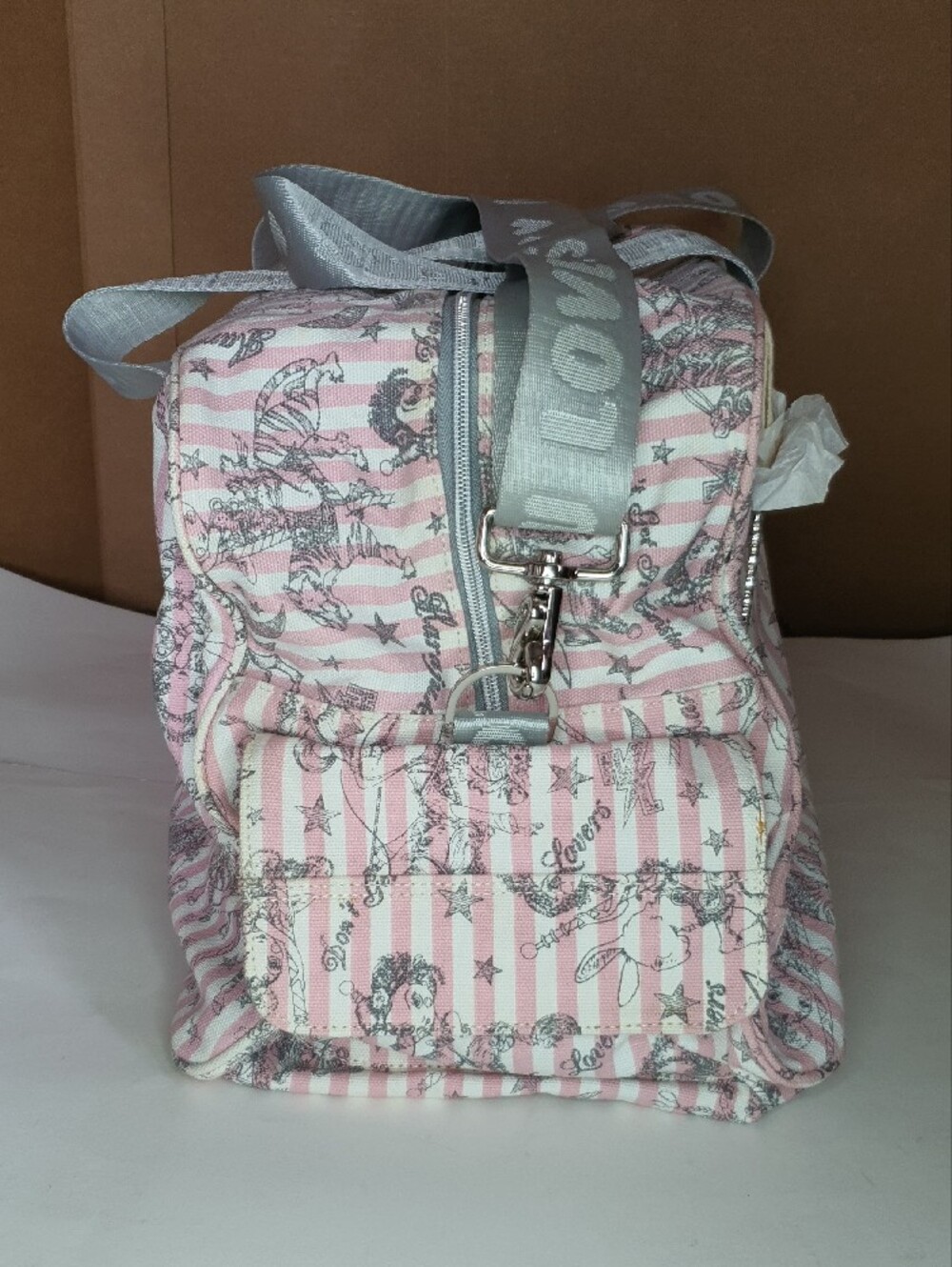 HARAJUKU LOVERS Narita Overnighter - NWT + Free Gift - Picture 7 of 16